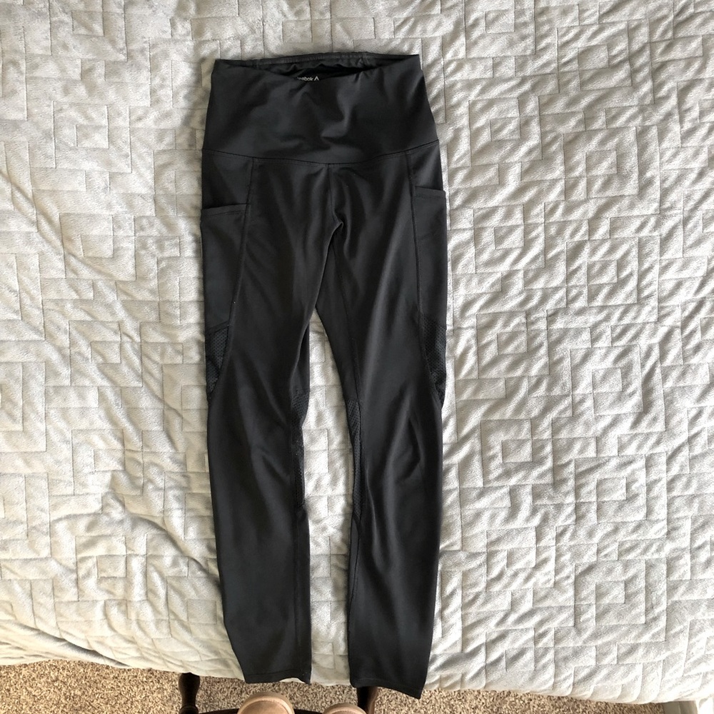 Reebok full length dry fit leggings with pockets and mesh